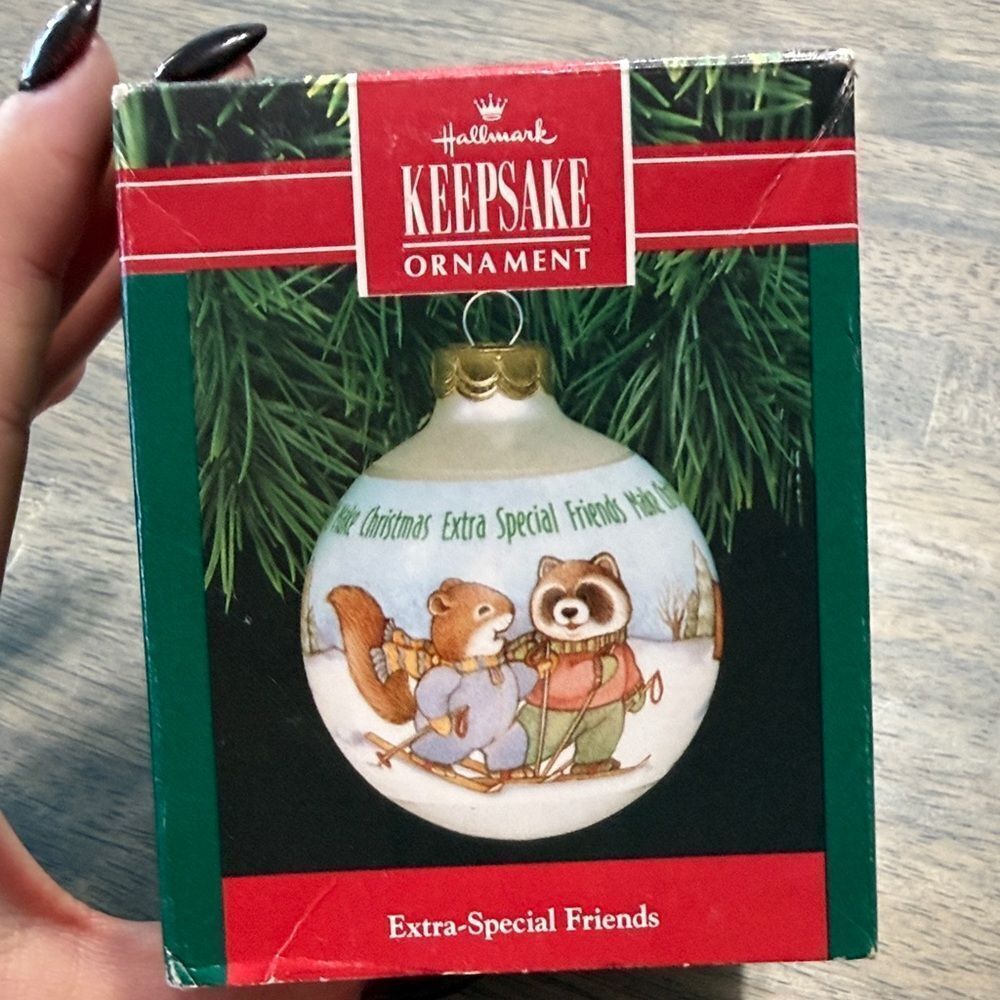Hallmark Keepsake 1991 Extra-Special Friends Glass Ornament